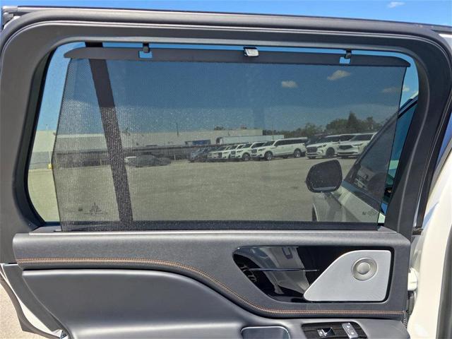 Photo of 2025 White Metallic Lincoln Aviator