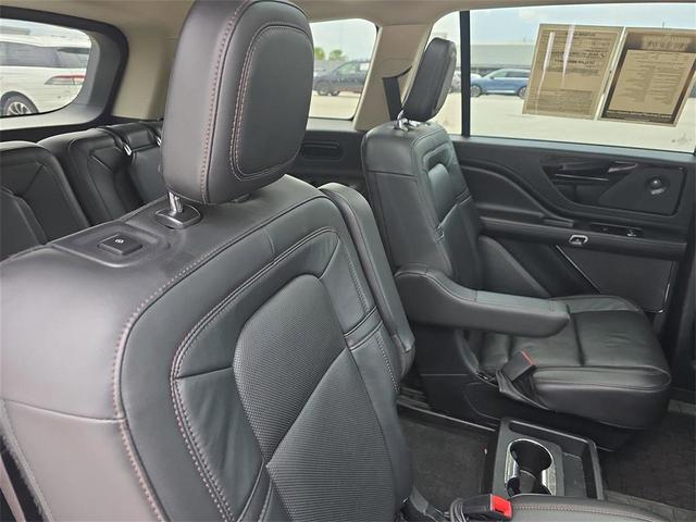 Photo of 2022 Silver Radiance Metallic Clearcoat Lincoln Aviator