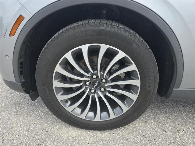 Photo of 2022 Silver Radiance Metallic Clearcoat Lincoln Aviator