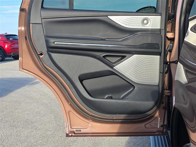Photo of 2025 Copper Lincoln Navigator