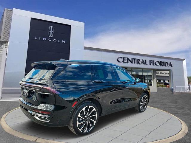 Photo of 2025 Infinite Black Metallic Clearcoat Lincoln Nautilus
