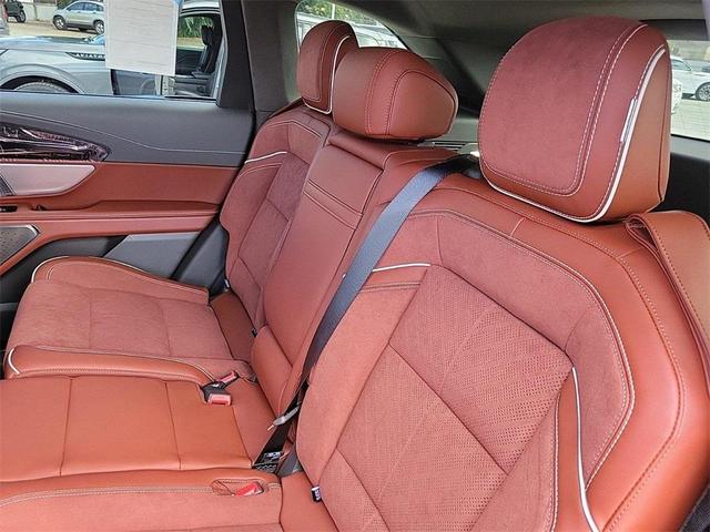 Photo of 2025 Infinite Black Metallic Clearcoat Lincoln Nautilus