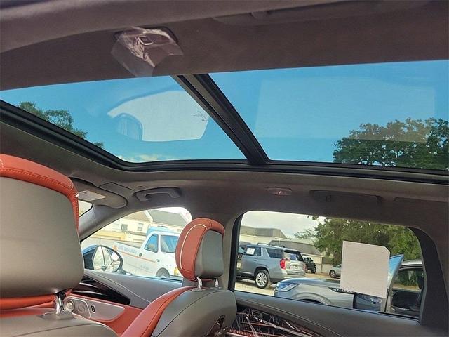 Photo of 2025 Infinite Black Metallic Clearcoat Lincoln Nautilus