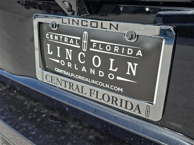 Photo of 2025 Infinite Black Metallic Clearcoat Lincoln Navigator