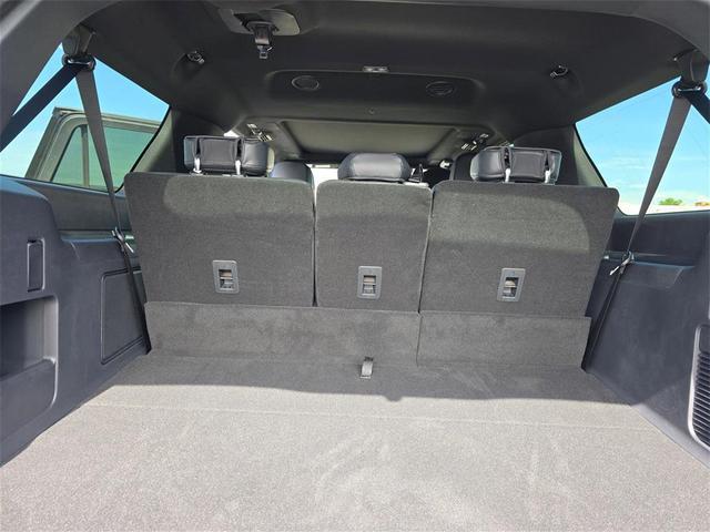 Photo of 2025 Infinite Black Metallic Clearcoat Lincoln Navigator