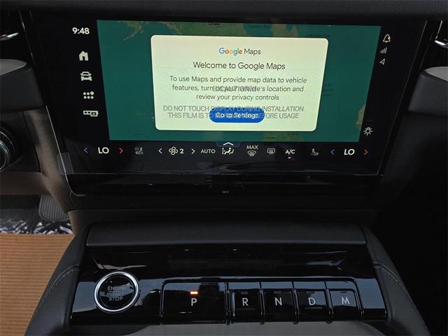 Photo of 2025 Infinite Black Metallic Clearcoat Lincoln Navigator