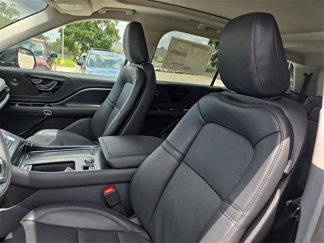 Photo of 2025 Infinite Black Metallic Clearcoat Lincoln Aviator