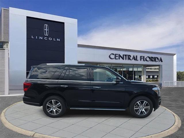 Photo of 2023 Agate Black Metallic Ford Expedition