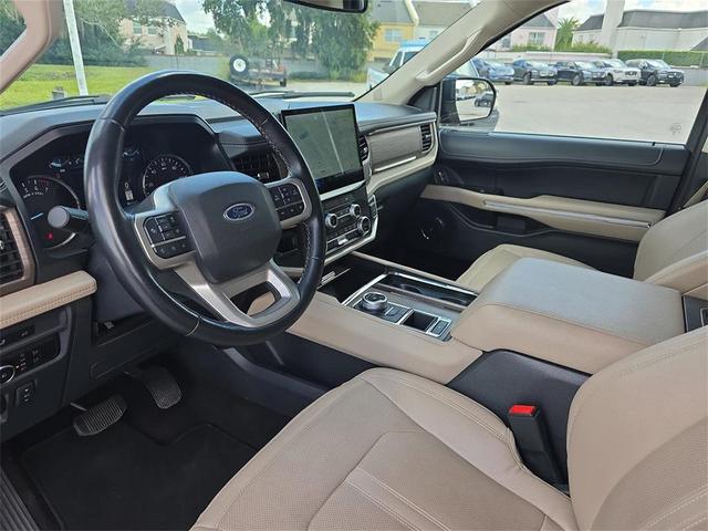 Photo of 2023 Agate Black Metallic Ford Expedition