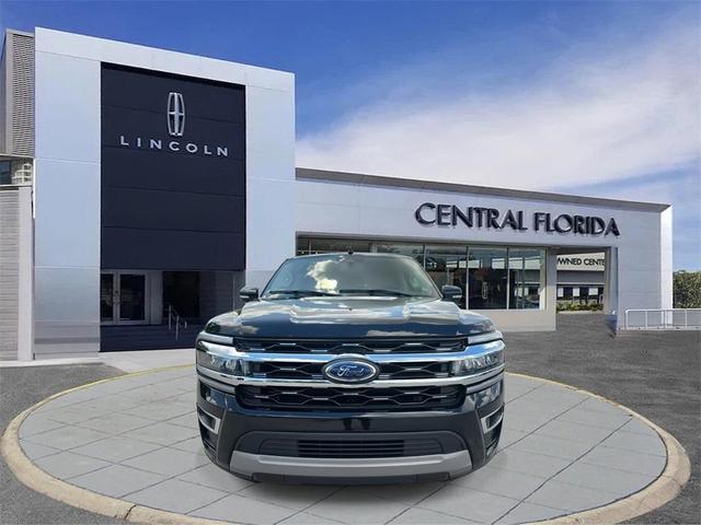 Photo of 2023 Agate Black Metallic Ford Expedition