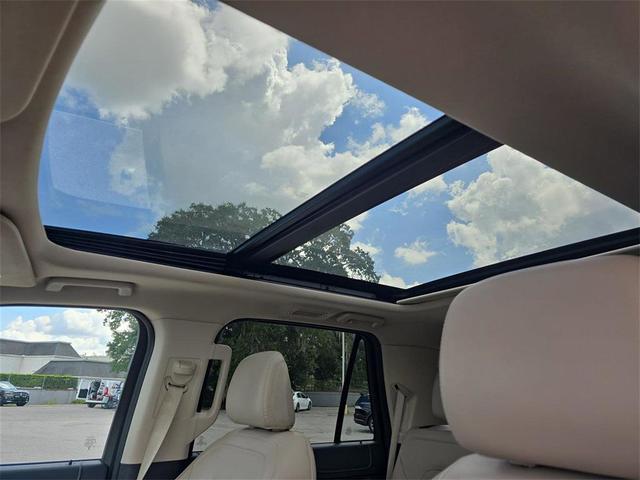 Photo of 2023 Agate Black Metallic Ford Expedition