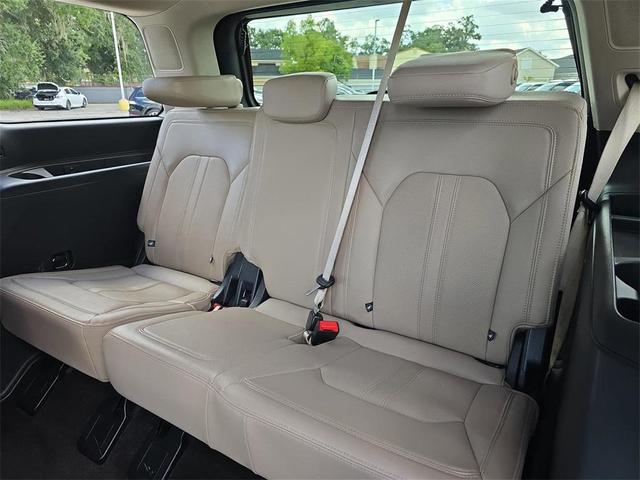 Photo of 2023 Agate Black Metallic Ford Expedition