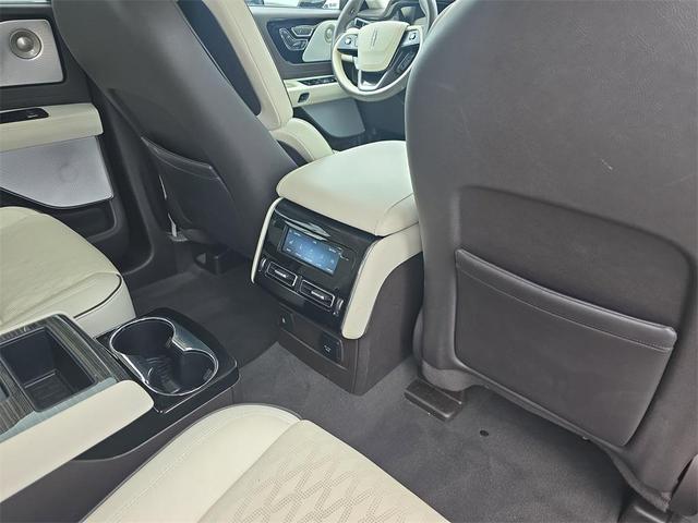 Photo of 2023 Black Metallic Lincoln Aviator