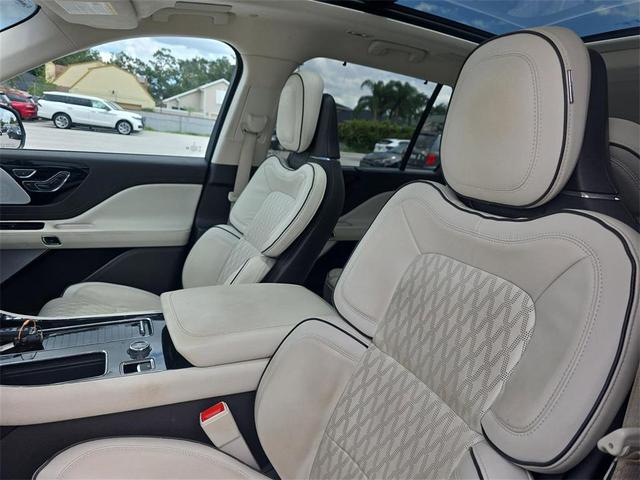 Photo of 2023 Black Metallic Lincoln Aviator