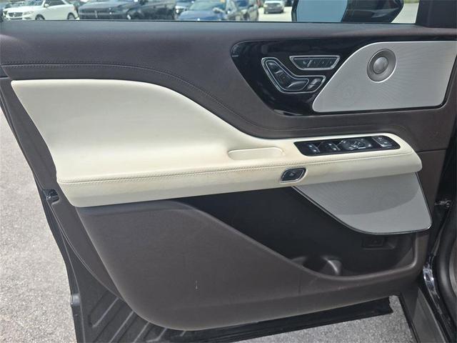 Photo of 2023 Black Metallic Lincoln Aviator
