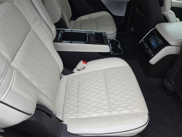 Photo of 2023 Black Metallic Lincoln Aviator
