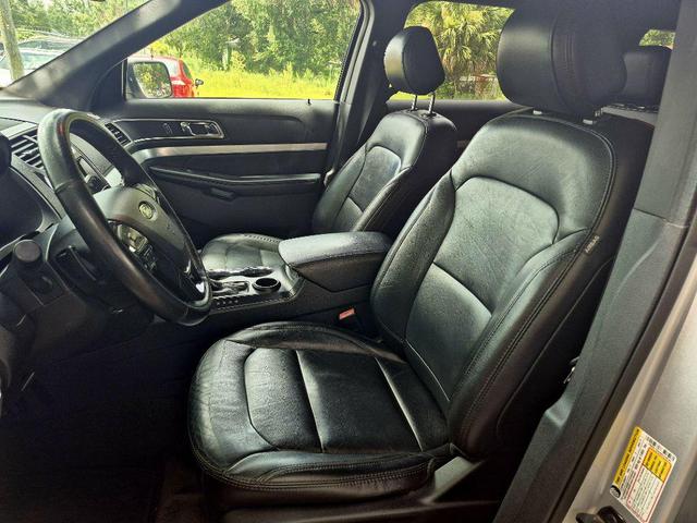 Photo of 2017 Ingot Silver Metallic Ford Explorer
