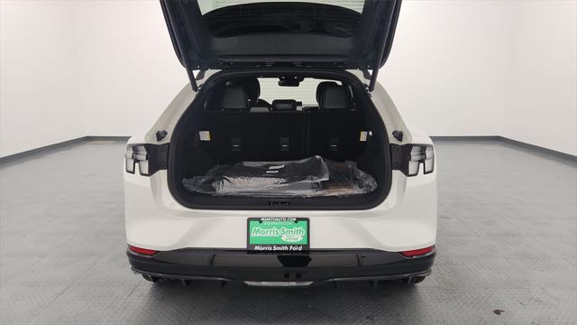 Photo of 2025 Star White Metallic Tri-Coat Ford Mustang Mach-E