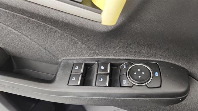 Photo of 2022 Star White Metallic Tri-Coat Ford Escape