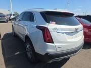Photo of 2021 Crystal White Tricoat Cadillac XT5