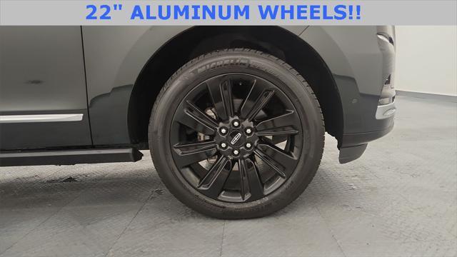 Photo of 2022 Manhattan Green Metallic Premium Colorant Lincoln Navigator