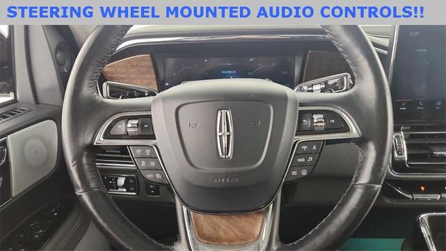 Photo of 2022 Manhattan Green Metallic Premium Colorant Lincoln Navigator