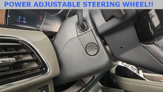 Photo of 2022 Manhattan Green Metallic Premium Colorant Lincoln Navigator