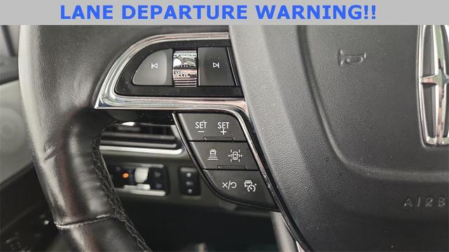 Photo of 2022 Manhattan Green Metallic Premium Colorant Lincoln Navigator