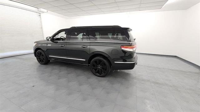 Photo of 2022 Manhattan Green Metallic Premium Colorant Lincoln Navigator