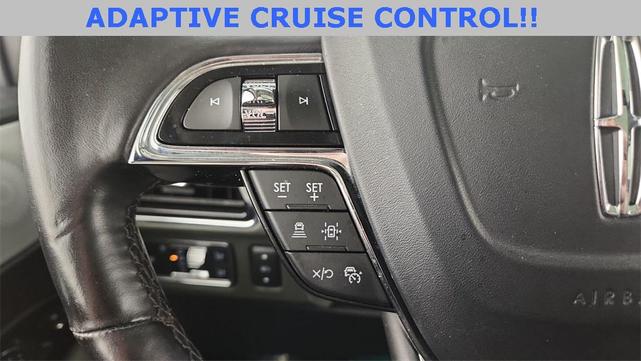 Photo of 2022 Manhattan Green Metallic Premium Colorant Lincoln Navigator