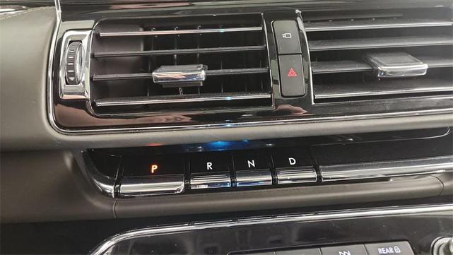Photo of 2022 Manhattan Green Metallic Premium Colorant Lincoln Navigator
