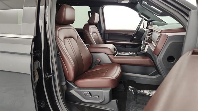 Photo of 2022 Agate Black Metallic Ford Expedition