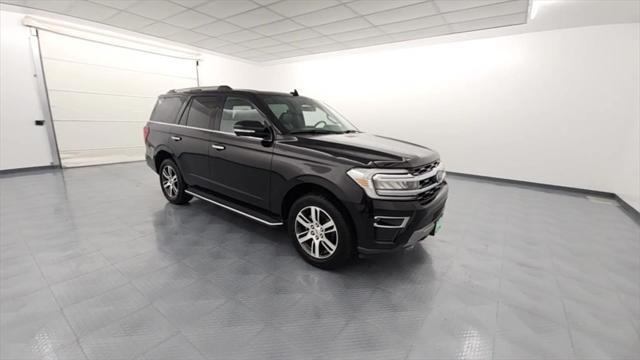 Photo of 2022 Agate Black Metallic Ford Expedition