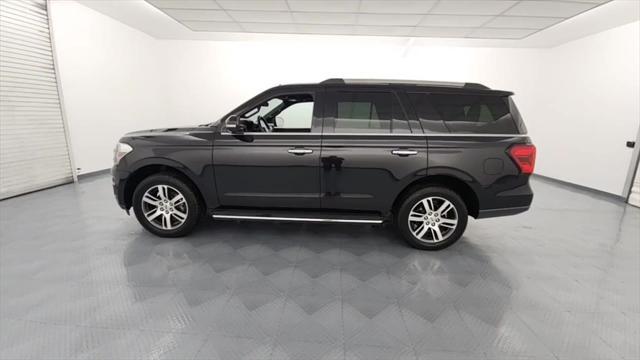 Photo of 2022 Agate Black Metallic Ford Expedition