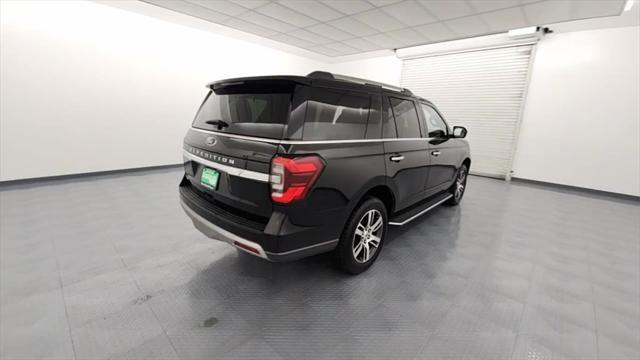 Photo of 2022 Agate Black Metallic Ford Expedition