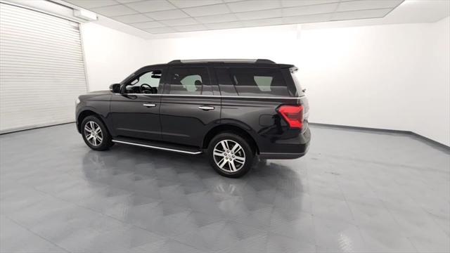 Photo of 2022 Agate Black Metallic Ford Expedition