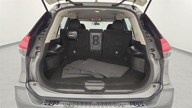 Photo of 2018 Gun Metallic Nissan Rogue