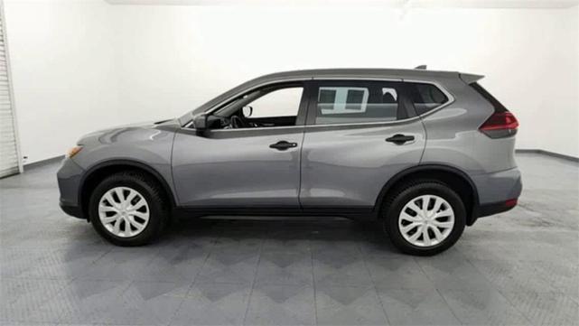 Photo of 2018 Gun Metallic Nissan Rogue