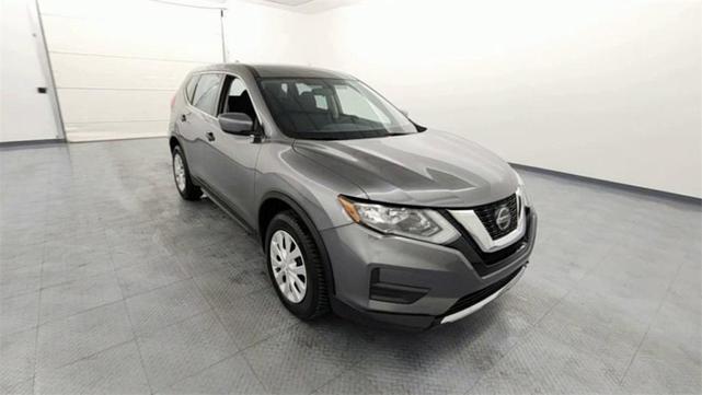 Photo of 2018 Gun Metallic Nissan Rogue