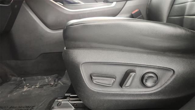Photo of 2021 Midnight Black Metallic Toyota Highlander