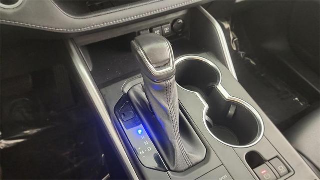 Photo of 2021 Midnight Black Metallic Toyota Highlander