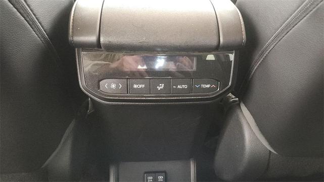 Photo of 2021 Midnight Black Metallic Toyota Highlander