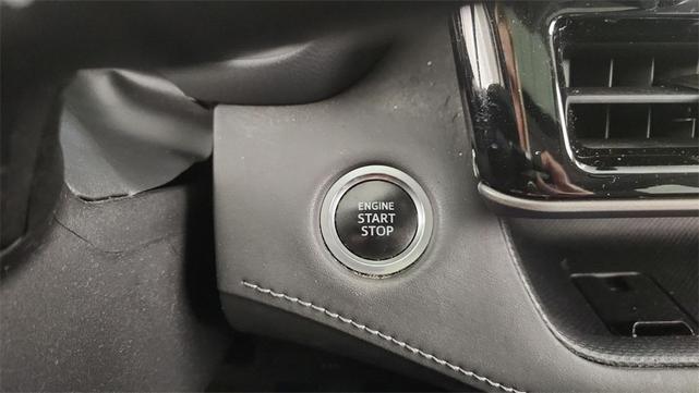 Photo of 2021 Midnight Black Metallic Toyota Highlander