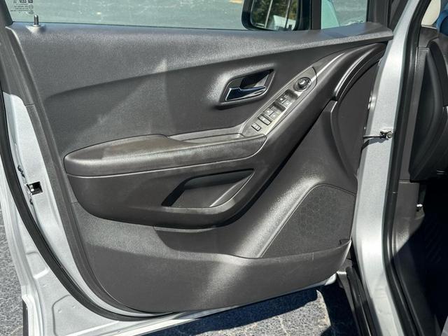 Photo of 2015 Silver Chevrolet Trax