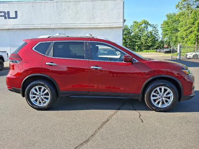 Photo of 2018 Scarlet Ember Nissan Rogue