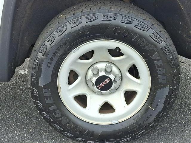 Photo of 2014 Summit White GMC Sierra 1500