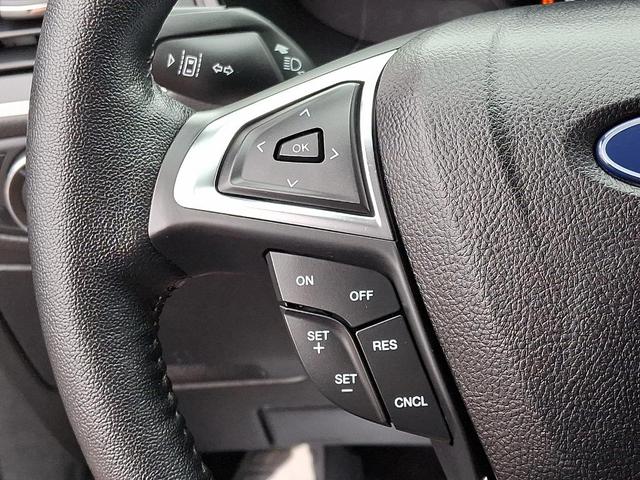 Photo of 2022 Agate Black Metallic Ford Edge