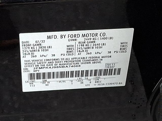 Photo of 2022 Agate Black Metallic Ford Edge