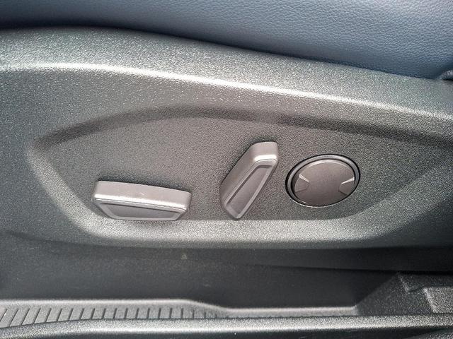 Photo of 2022 Agate Black Metallic Ford Edge