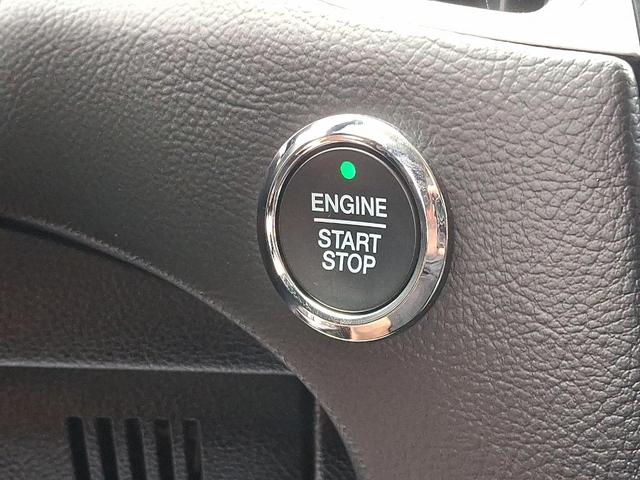 Photo of 2022 Agate Black Metallic Ford Edge